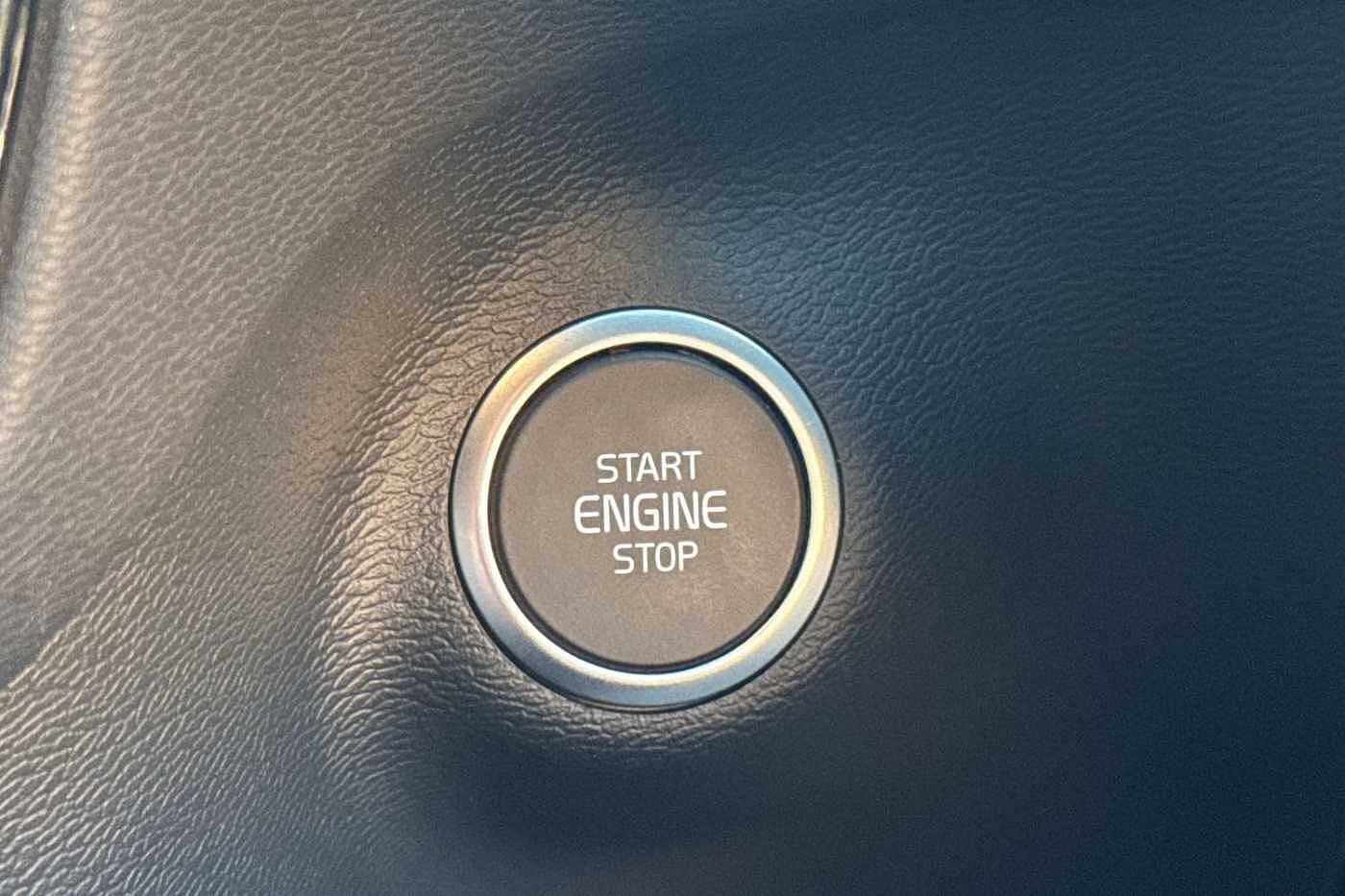 Used Volvo XC40 2025 for sale - 76614973: Photo 33