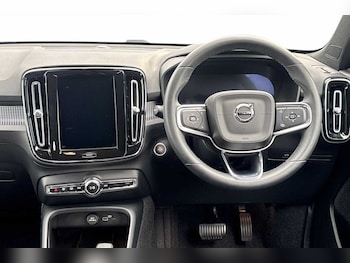 Used Volvo XC40 2024 for sale - 77732532: Photo