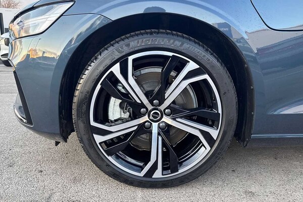 Used Volvo V60 2024 for sale - 75467745: Photo 5