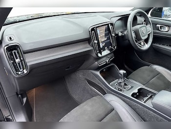 Used Volvo XC40 2021 for sale - 76302423: Photo