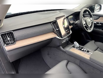 Used Volvo XC90 2025 for sale - 76479791: Photo