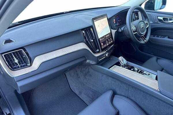 Used Volvo XC60 2025 for sale - 76079269: Photo 2