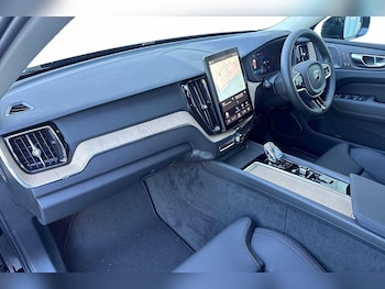 Used Volvo XC60 2025 for sale - 76079269: Photo 2