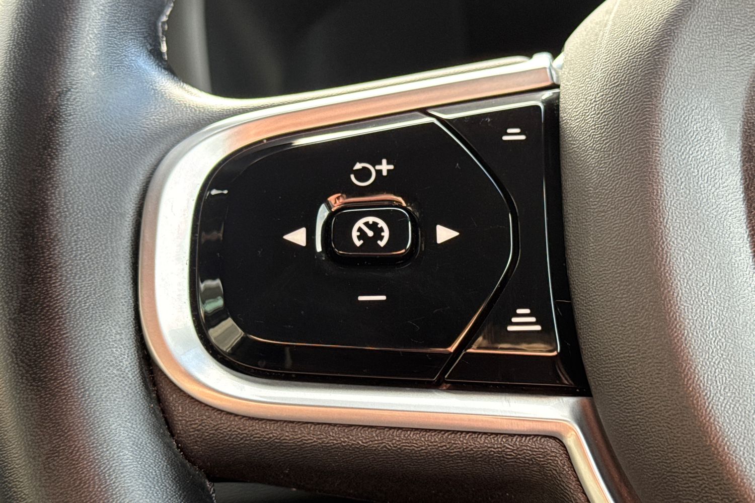 Used Volvo V60 2021 for sale - 76344161: Photo 11