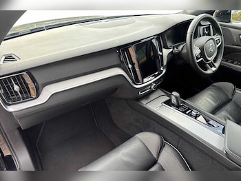 Used Volvo V60 2021 for sale - 76344161: Photo