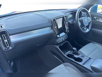 Used Volvo XC40 2023 for sale - 77732533: Photo