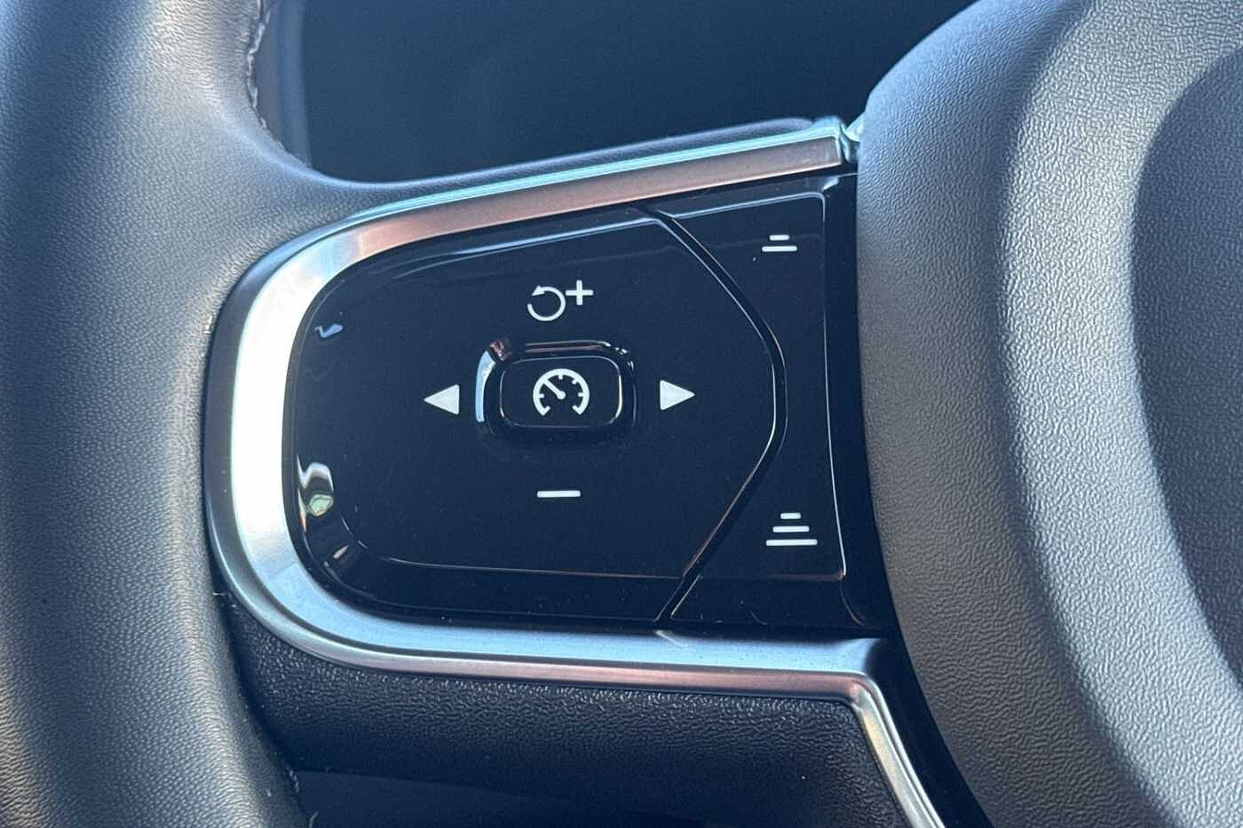 Used Volvo V60 2023 for sale - 76749949: Photo 11