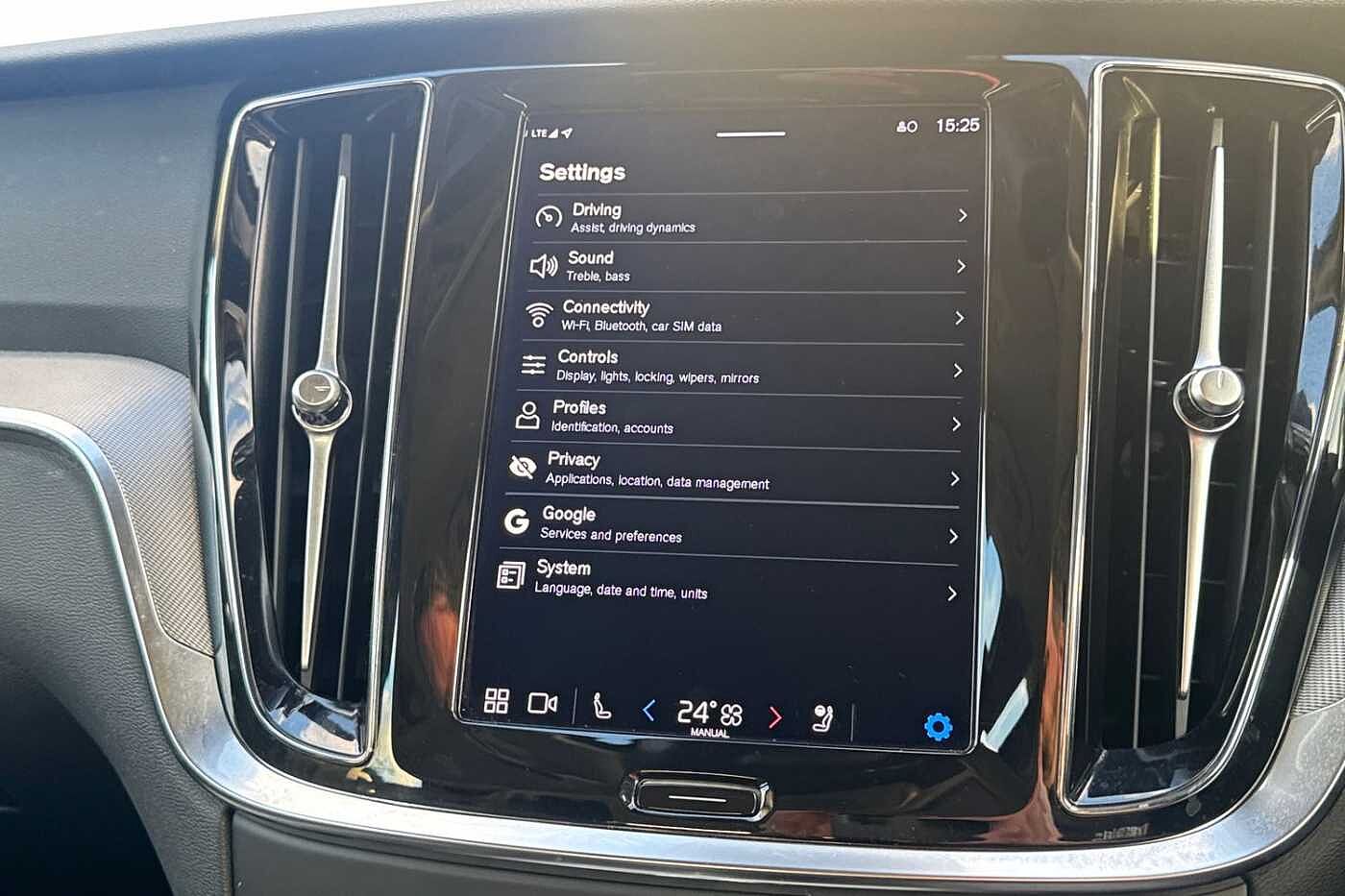 Used Volvo V60 2023 for sale - 76749949: Photo 27