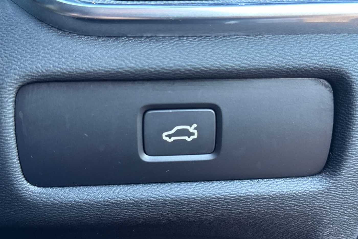 Used Volvo V60 2023 for sale - 76749949: Photo 35