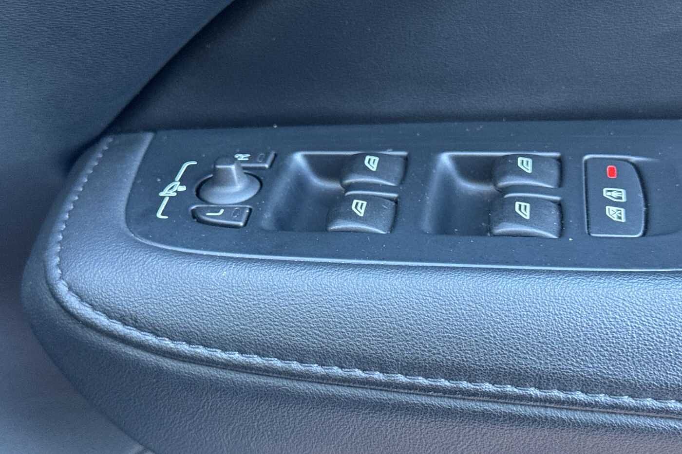 Used Volvo V60 2023 for sale - 76749949: Photo 36