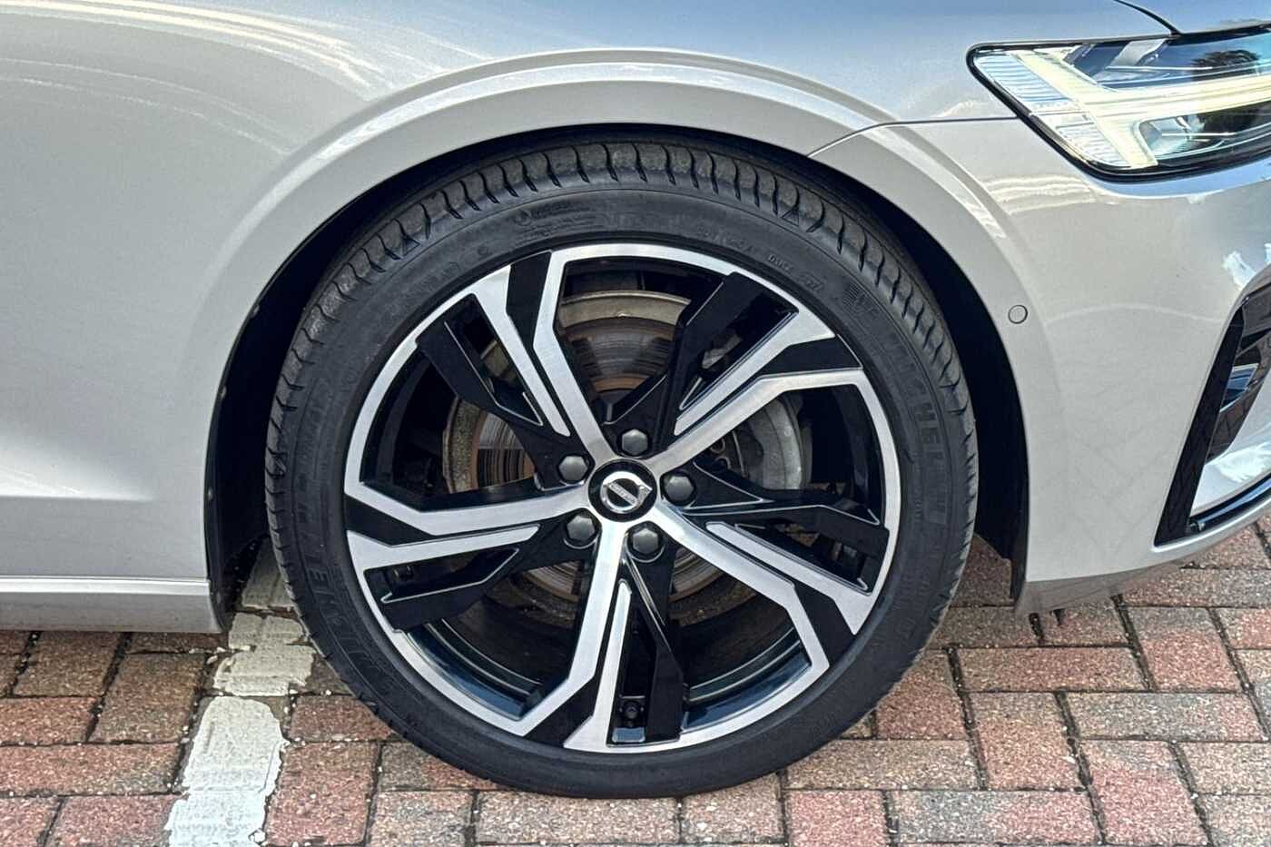 Used Volvo V60 2023 for sale - 76749949: Photo 5