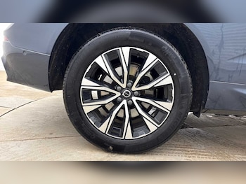 Used Volvo XC60 2025 for sale - 78165786: Photo