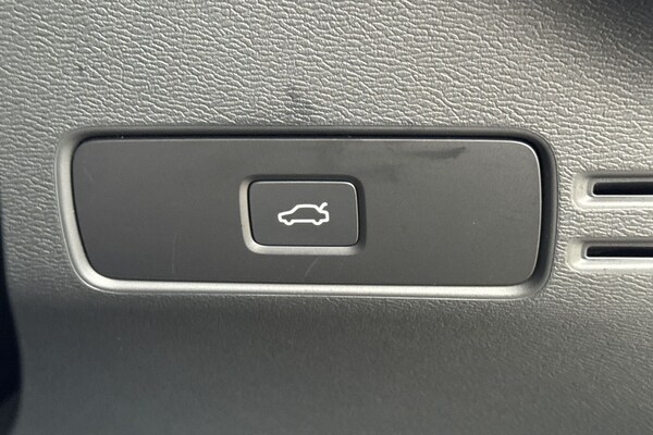 Used Volvo XC40 2025 for sale - 75829305: Photo 27