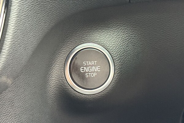 Used Volvo XC40 2025 for sale - 75829305: Photo 28