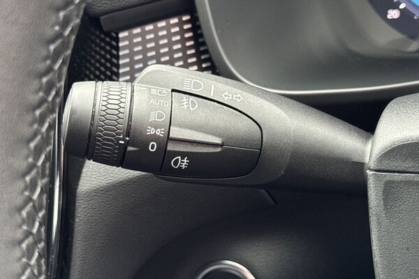 Used Volvo XC40 2025 for sale - 75829305: Photo 29