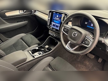 Used Volvo XC40 2025 for sale - 78670408: Photo
