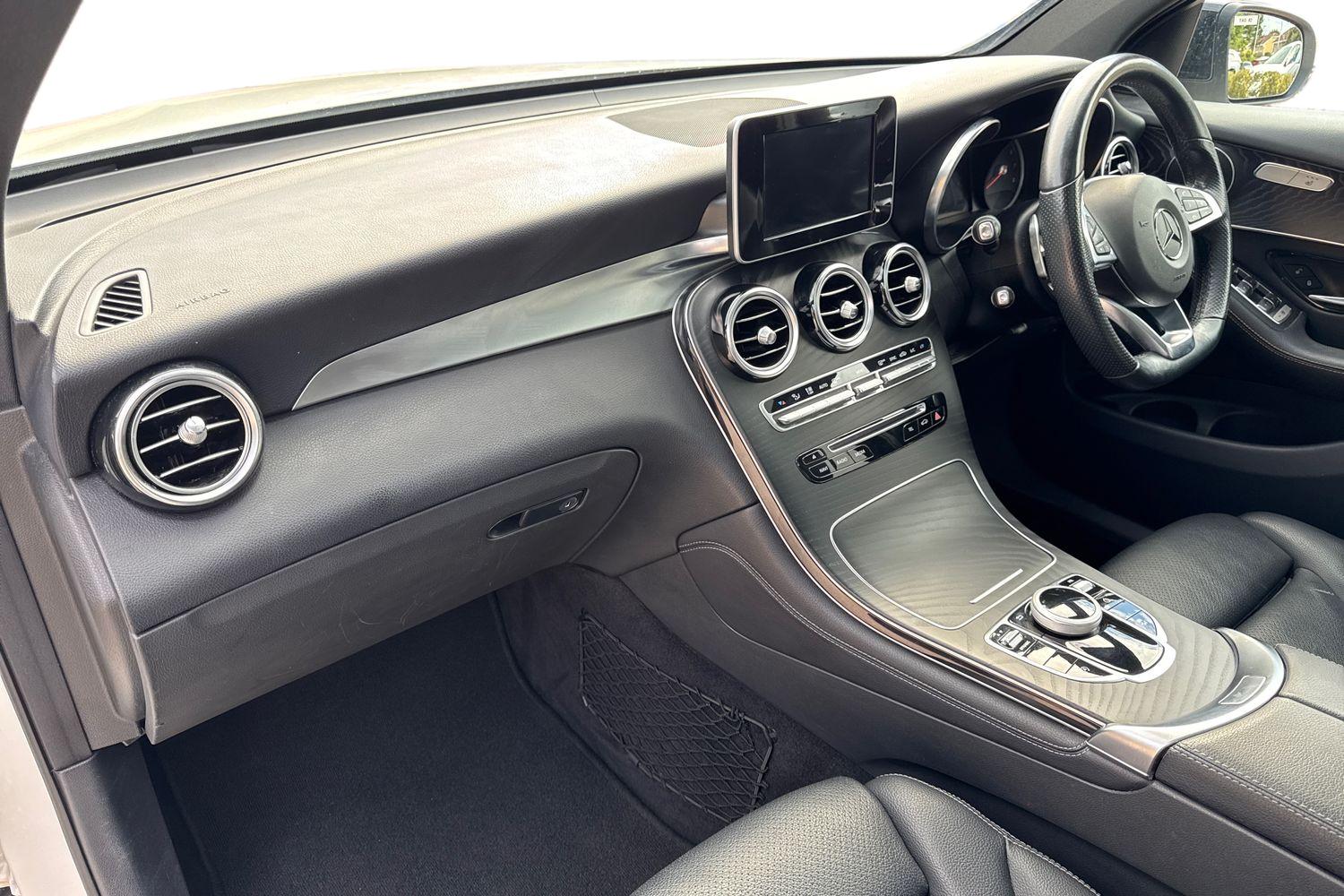 Used Mercedes-Benz GLC 2019 for sale - 76008048: Photo 2