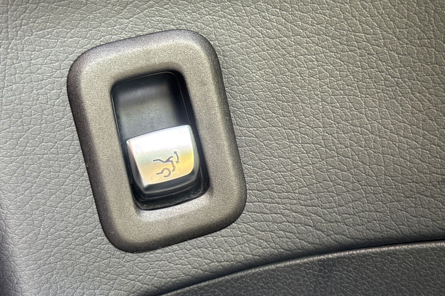 Used Mercedes-Benz GLC 2019 for sale - 76008048: Photo 32