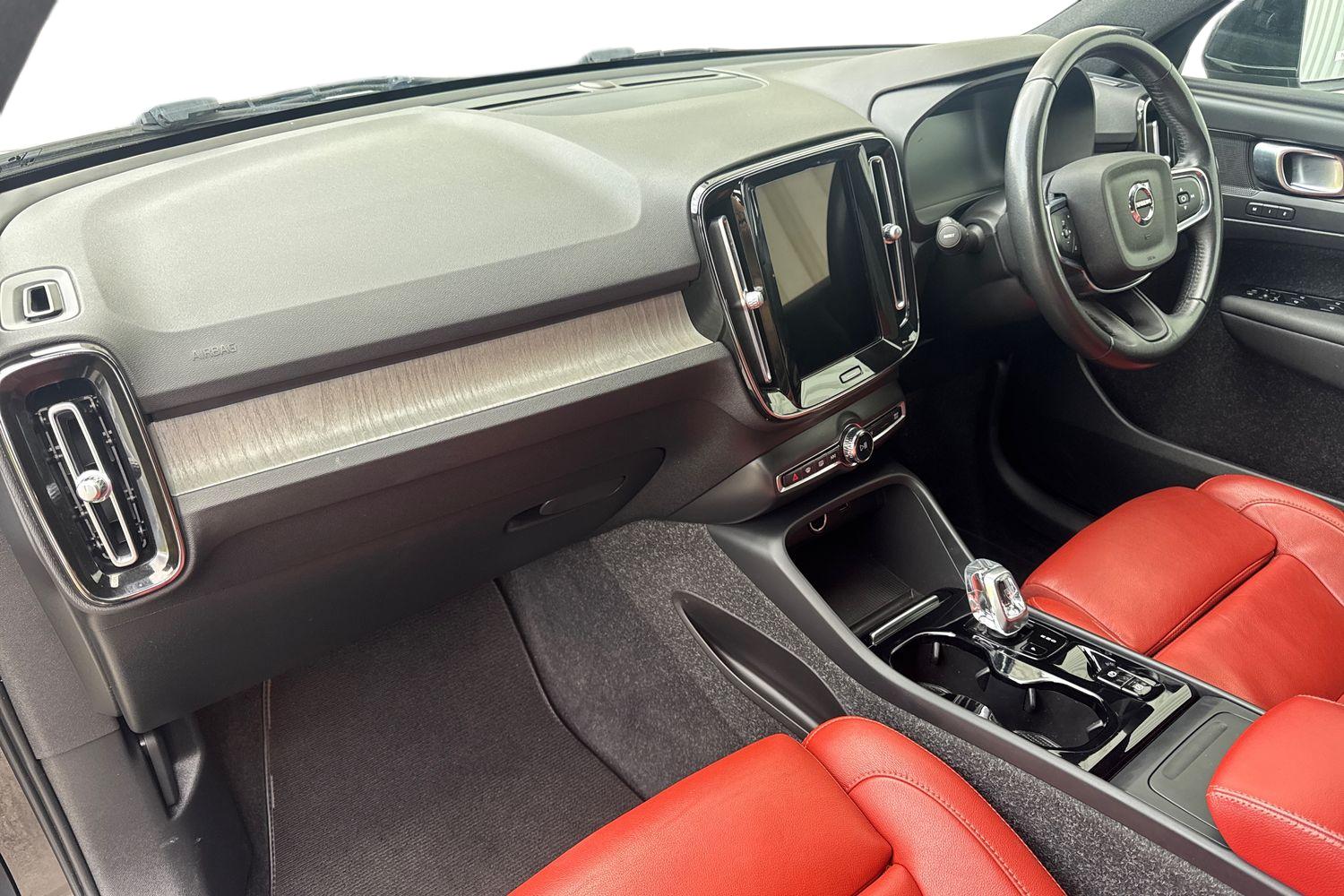 Used Volvo XC40 2021 for sale - 77556831: Photo 2