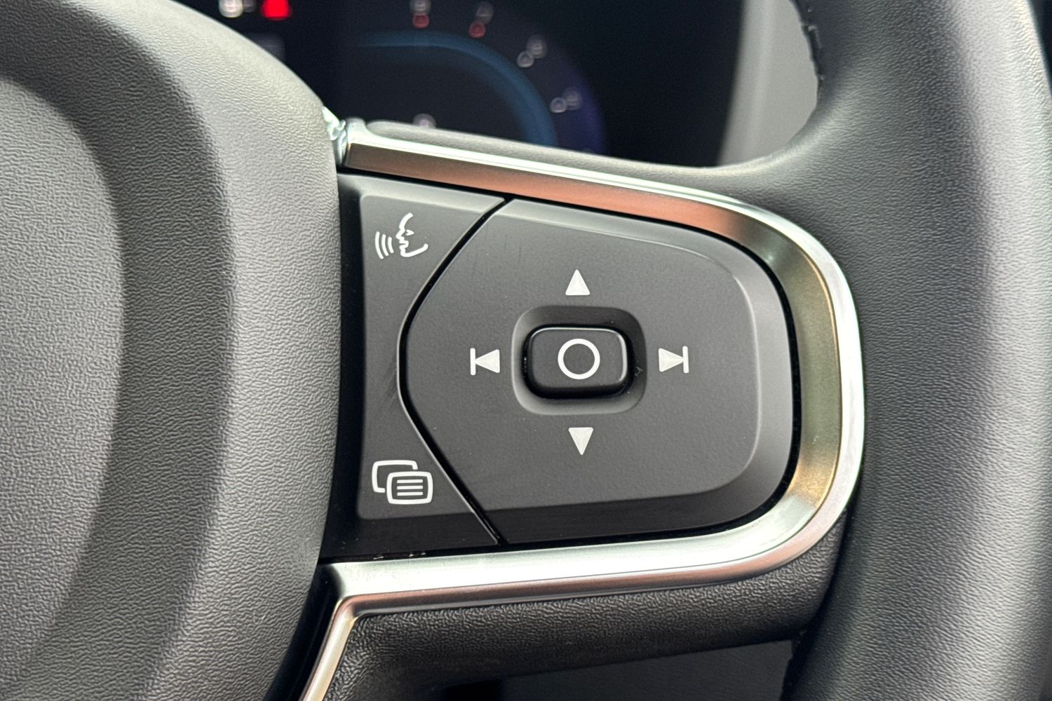 Used Volvo XC60 2023 for sale - 76854652: Photo 12