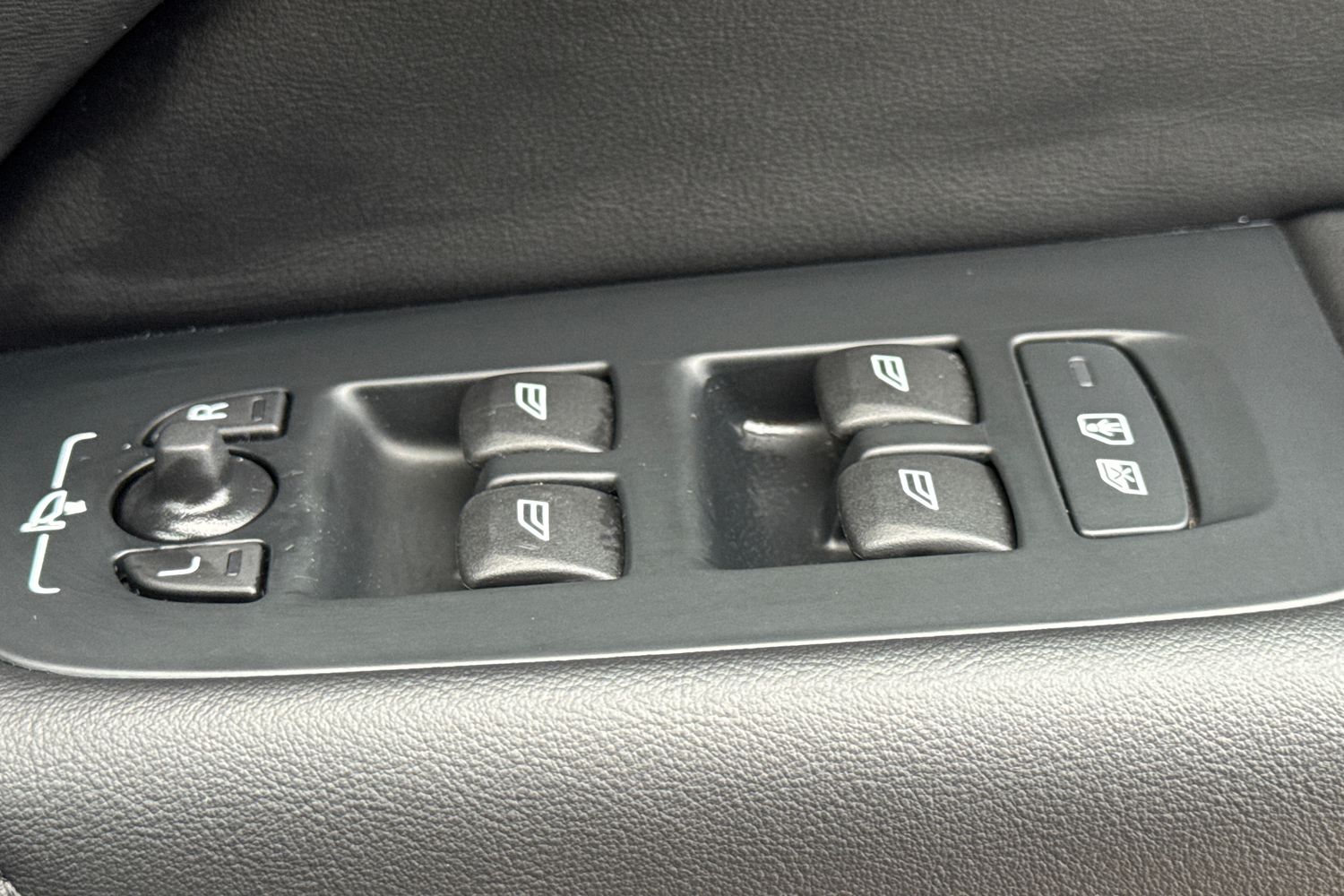 Used Volvo XC60 2023 for sale - 76854652: Photo 36