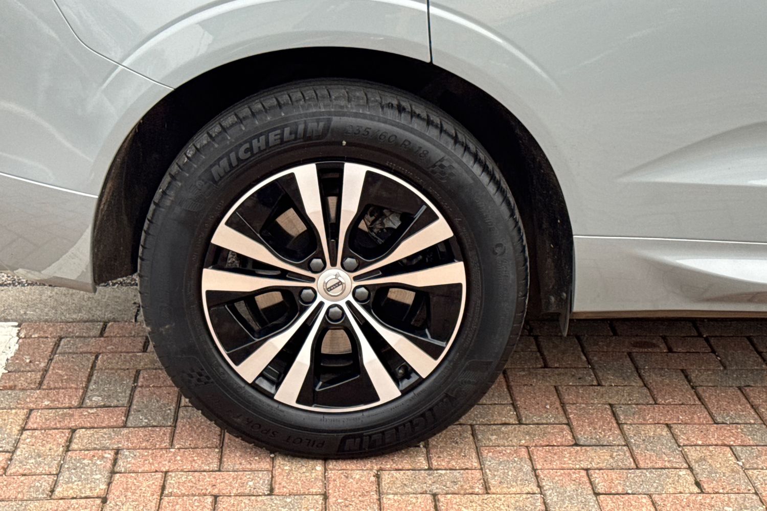 Used Volvo XC60 2023 for sale - 76854652: Photo 5