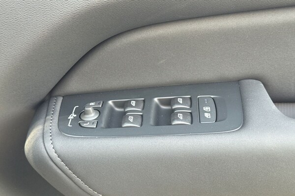 Used Volvo XC60 2025 for sale - 76079035: Photo 31