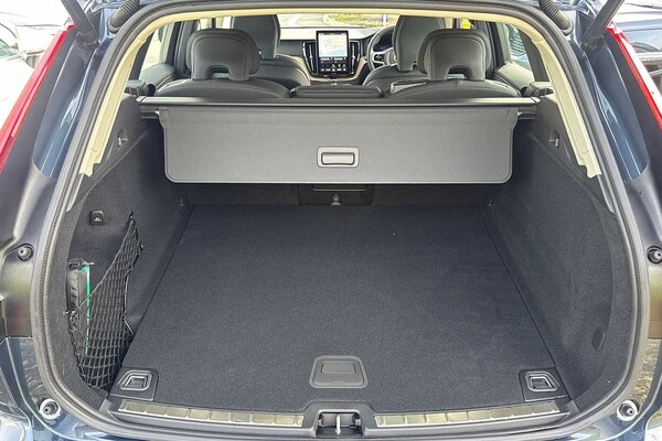 Used Volvo XC60 2025 for sale - 76079035: Photo 8