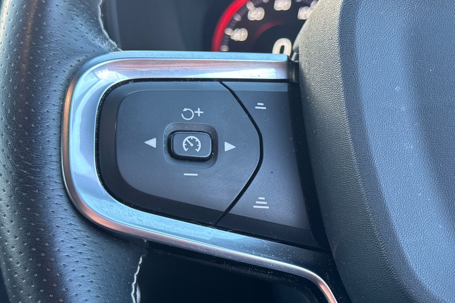 Used Volvo XC40 2020 for sale - 76780305: Photo 11