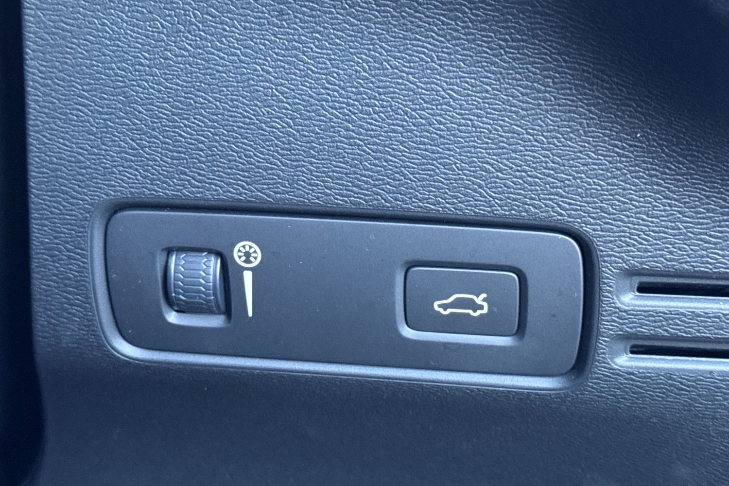 Used Volvo XC40 2020 for sale - 76780305: Photo 33