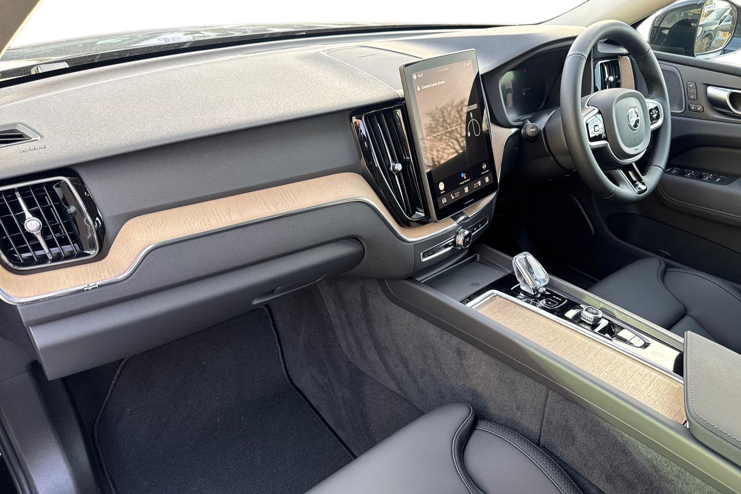 Used Volvo XC60 2026 for sale - 77449801: Photo 2