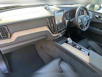 Used Volvo XC60 2025 for sale - 76738099: Photo