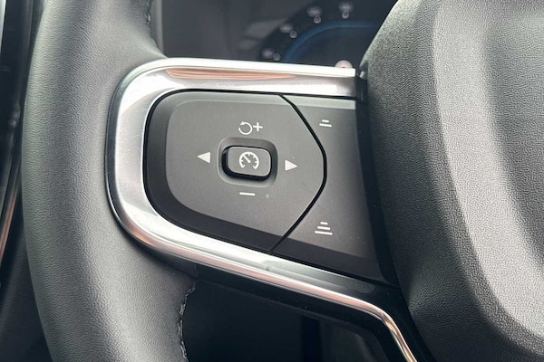 Used Volvo XC40 2025 for sale - 75467541: Photo 11