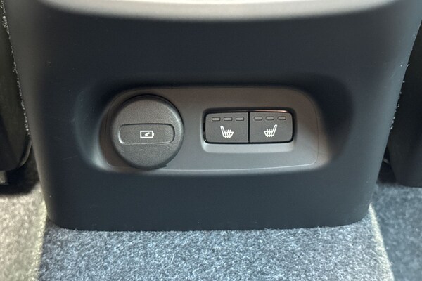 Used Volvo XC40 2025 for sale - 75467541: Photo 36