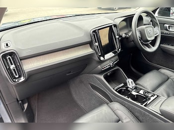 Used Volvo XC40 2023 for sale - 76130605: Photo
