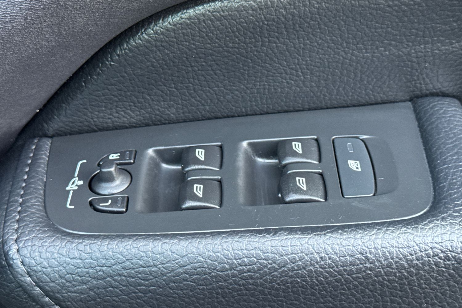 Used Volvo XC60 2021 for sale - 76208975: Photo 32