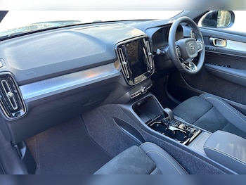 Used Volvo XC40 2025 for sale - 77665053: Photo