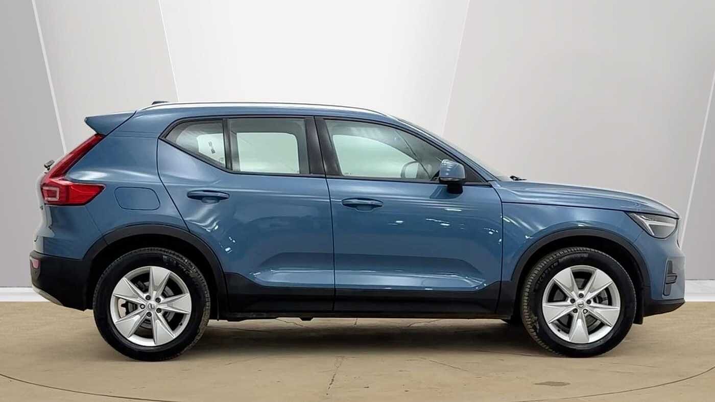 Used Volvo XC40 2025 for sale - 78165782: Photo 2