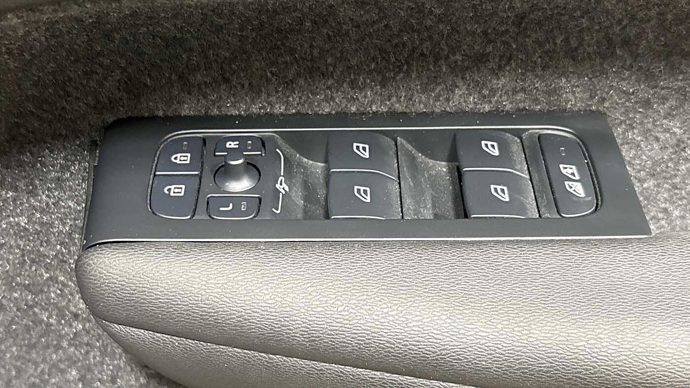 Used Volvo XC40 2025 for sale - 78165782: Photo 23