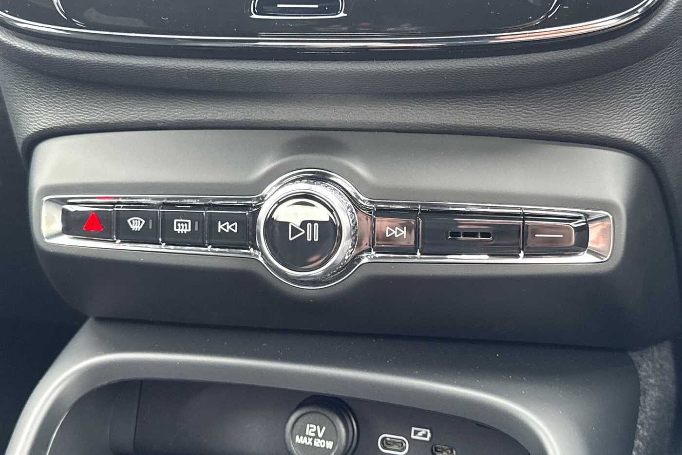 Used Volvo XC40 2025 for sale - 76221697: Photo 14