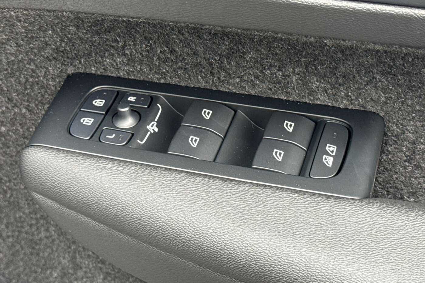 Used Volvo XC40 2025 for sale - 76221697: Photo 33