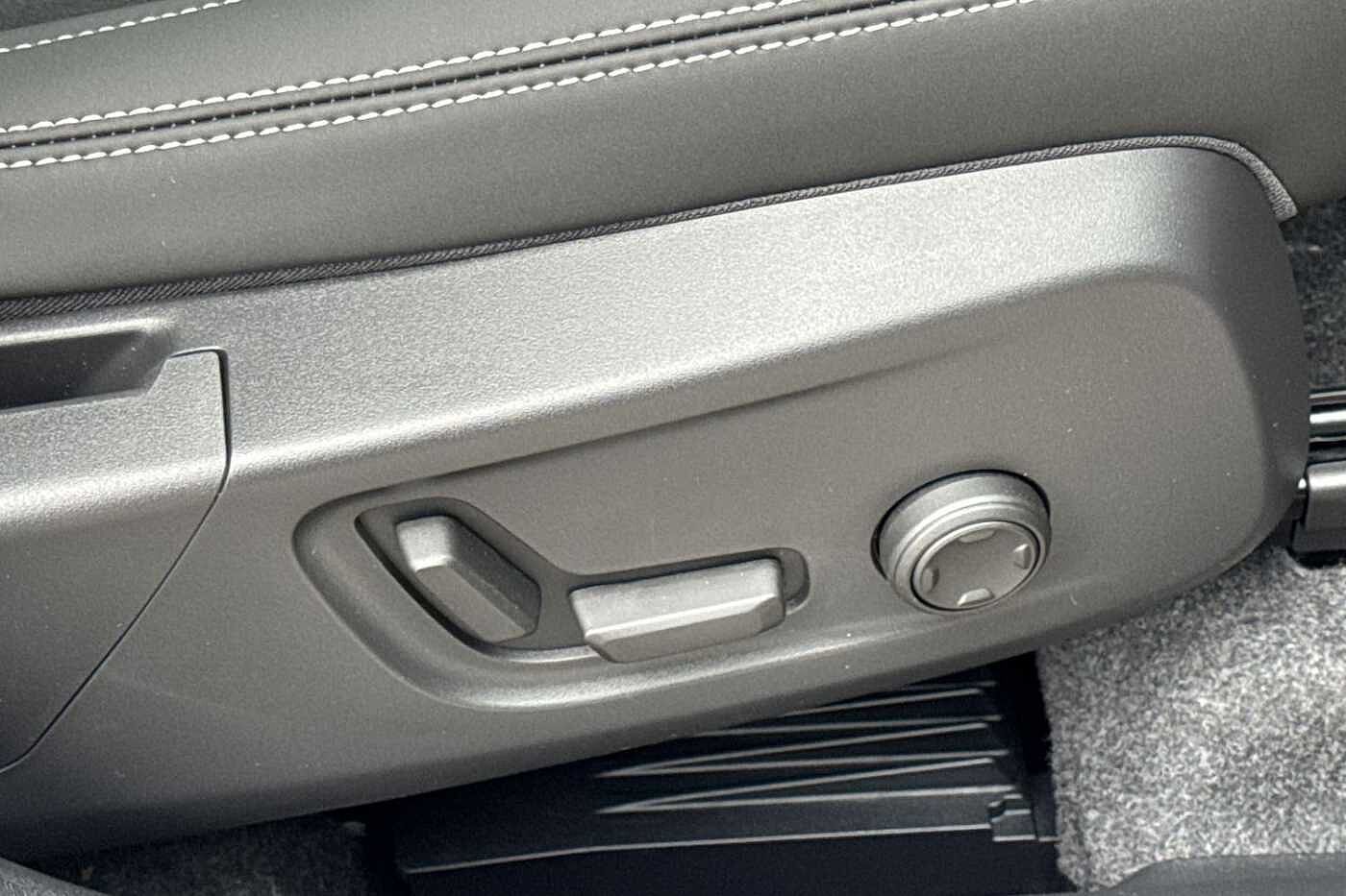 Used Volvo XC40 2025 for sale - 76221697: Photo 35