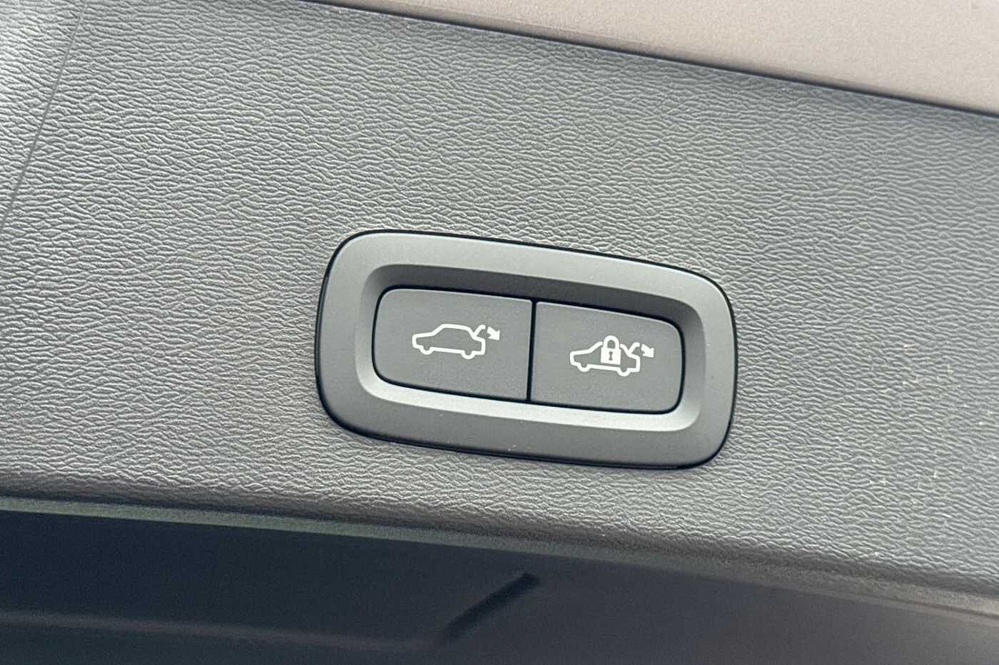 Used Volvo XC40 2025 for sale - 76221697: Photo 38