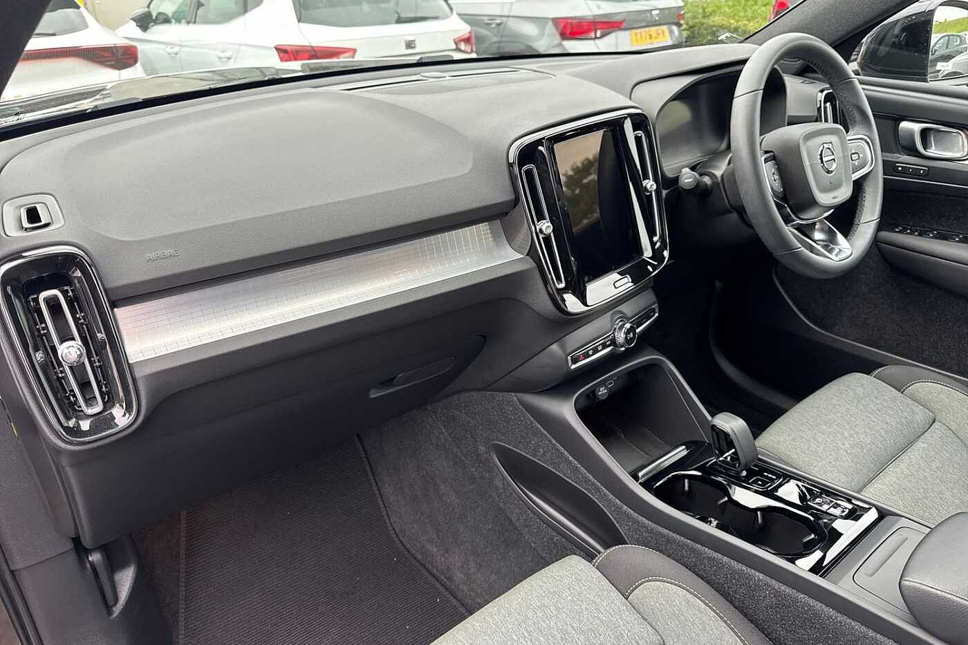 Used Volvo XC40 2022 for sale - 76079147: Photo 2