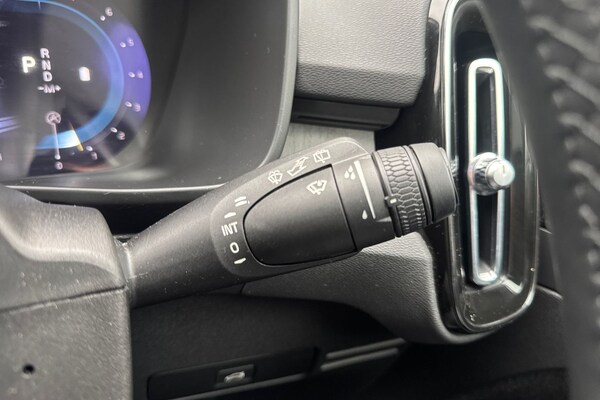 Used Volvo XC40 2022 for sale - 75829288: Photo 28