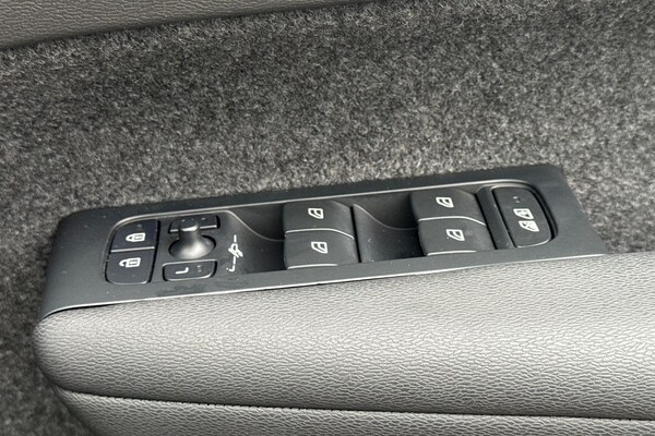 Used Volvo XC40 2022 for sale - 75829288: Photo 34