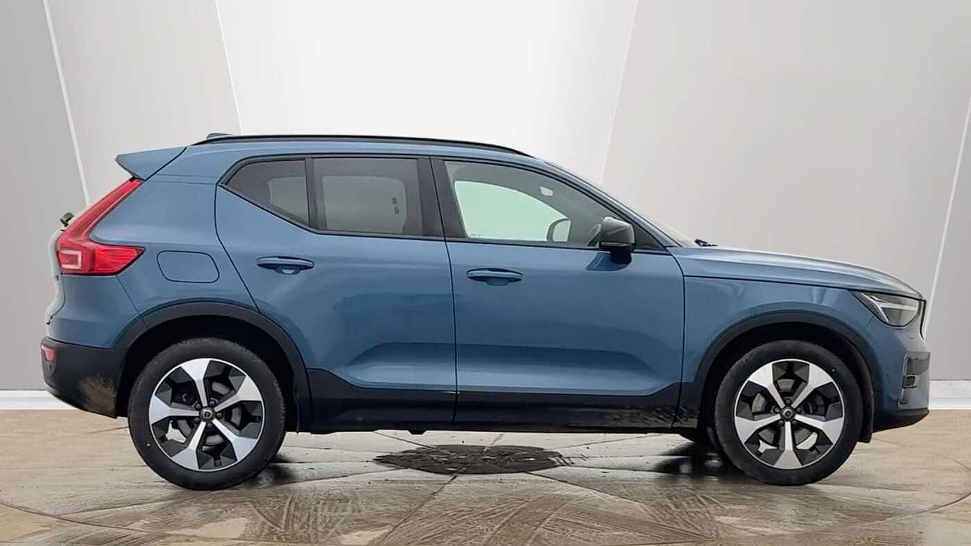Used Volvo XC40 2022 for sale - 77532077: Photo 2