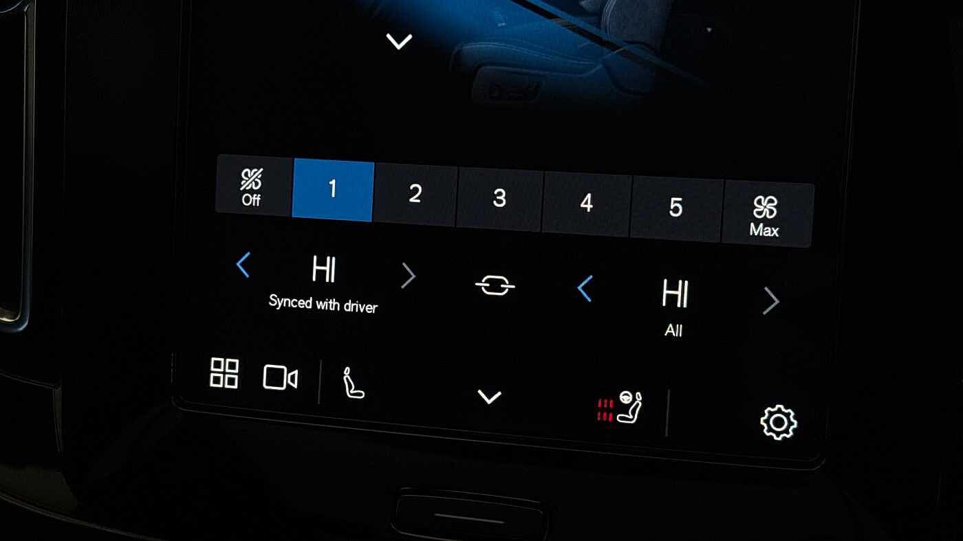 Used Volvo XC40 2022 for sale - 77532077: Photo 40