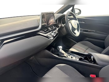 Used Toyota C-HR 2023 for sale - 75894822: Photo