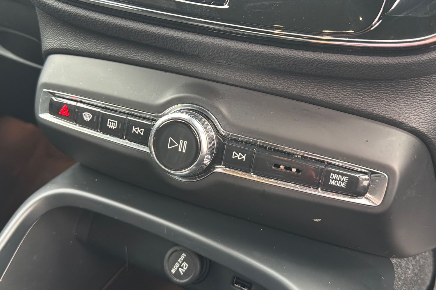 Used Volvo XC40 2021 for sale - 76302312: Photo 14